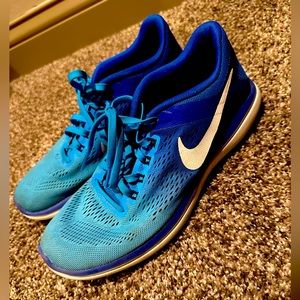Women’s Nike Blue Ombré Running Shoes- Size 7.5